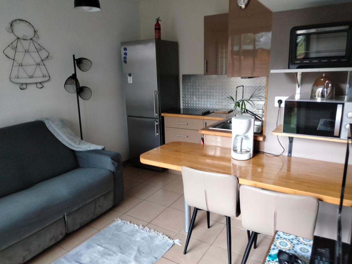 Appartement T2 Sur Cour Nantaise Reze Exterior photo